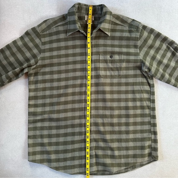 L.L. Bean Y2K Cotton Plaid Flannel Button Down Shirt. Large. Green plaid. - Picture 4 of 5